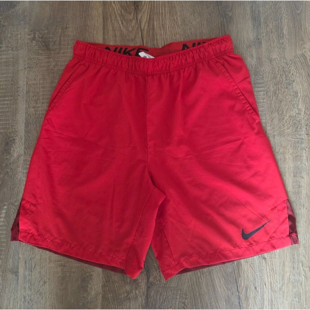 NIKE Men's Red Color Block Ultra Lightweight Basketball Shorts M - DM6617-657